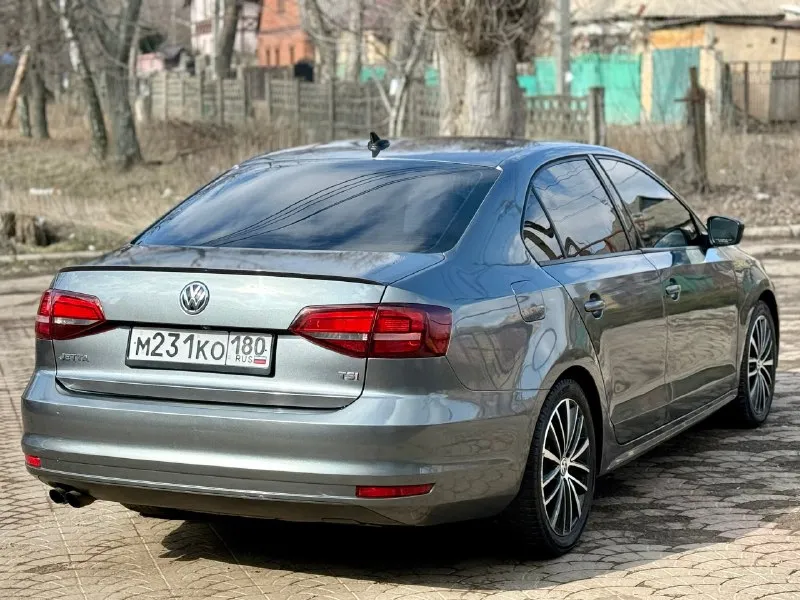 💶 цена:1.350.000 📮 город:донецк 🚘 марка / модель:volkswagen jetta 📅 год выпуска:2015 📊 пробег:99.000ml ⛽ двигатель (тип, объем, ):бензин 1.8 🔧 тип кпп:автомат 📝 описание:комплектация sport. полностью обслужена. переоформление без проблем. возможна продажа в кредит. ☎ контактный телефон:+79495001160(телеграм) 📞 🇷🇺 звоните: +79495001160 - фотография - 6