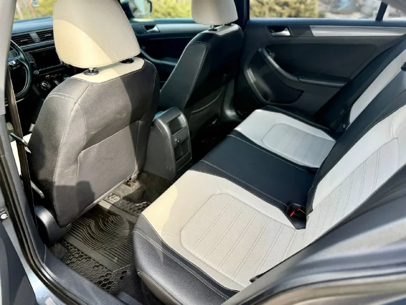 💶 цена:1.350.000 📮 город:донецк 🚘 марка / модель:volkswagen jetta 📅 год выпуска:2015 📊 пробег:99.000ml ⛽ двигатель (тип, объем, ):бензин 1.8 🔧 тип кпп:автомат 📝 описание:комплектация sport. полностью обслужена. переоформление без проблем. возможна продажа в кредит. ☎ контактный телефон:+79495001160(телеграм) 📞 🇷🇺 звоните: +79495001160 - фотография - 8