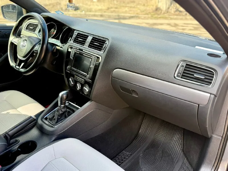 💶 цена:1.350.000 📮 город:донецк 🚘 марка / модель:volkswagen jetta 📅 год выпуска:2015 📊 пробег:99.000ml ⛽ двигатель (тип, объем, ):бензин 1.8 🔧 тип кпп:автомат 📝 описание:комплектация sport. полностью обслужена. переоформление без проблем. возможна продажа в кредит. ☎ контактный телефон:+79495001160(телеграм) 📞 🇷🇺 звоните: +79495001160 - фотография - 9