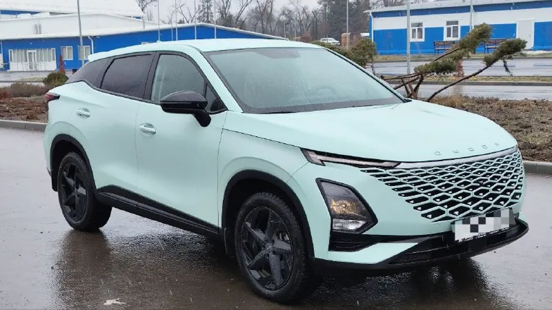 Omoda c5 пробег :15.000км цена : 1.699.000₽ 1 владелец, зелёная автотека, без дтп. сделан тех осмотр (диагностическая карта). состояние нового автомобиля. комплектация joy: салон комбинированный, камера заднего хода, климат контроль многозонгый, обогрев руля и сидений, датчик света, датчик дождя, круиз-контроль, курсовая устойчивость, аудиосистема с навигатором, сигнализация с управлением автомобилем с мобильного устройства, запуск двигателя с кнопки. осмотр в городе донецк, ленинский район. тел: +79495719306 📲 tg: @alxauto 📞 звоните: +7(949)5719306 - фотография - 2