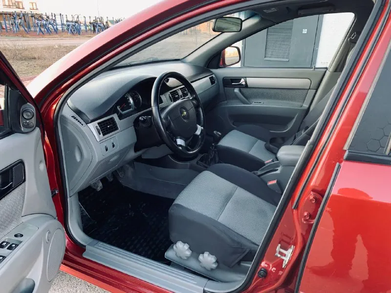 Chevrolet lacetti 1.6 2010г автомобиль в отличном состоянии без вложений авто с краснодара гнили нет кузов почти весь в заводском окрасе без дефектов в авто работает все сигнализация с автозапуском кондиционер обслужен салон как новый по ходовой взбитая без стуков пробег родной 294т мотор в идеале не дымит масло жора нет! все прозрачно приезжайте смотрите есть видео обзор по запросу цена 499.000 возможен обмен +79496347909 г. мариуполь - фотография - 10