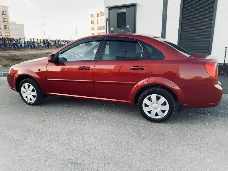 Chevrolet lacetti 1.6 2010г автомобиль в отличном состоянии без вложений авто с краснодара гнили нет кузов почти весь в заводском окрасе без дефектов в авто работает все сигнализация с автозапуском кондиционер обслужен салон как новый по ходовой взбитая без стуков пробег родной 294т мотор в идеале не дымит масло жора нет! все прозрачно приезжайте смотрите есть видео обзор по запросу цена 499.000 возможен обмен +79496347909 г. мариуполь - фотография - 6