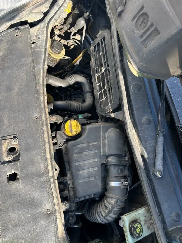 Продаю renault trafic 2013 г. в. — отличный пассажирский микроавтобус официально куплен новым у дилера renault на куйбышева в донецке. с момента покупки находится в одних руках — я первый и единственный владелец. • пассажирская версия • длинная база • съёмные задний ряд сидений • двигатель 2.0 (дизель) • по технике вопросов нет — всё работает, обслуживался своевременно • не использовался в коммерческих целях цена: 1 800 000 руб. торг уместен при осмотре. номер для связи +7 949 325 0494, г. харцызск 📞 звоните: +7(949)3250494 - фотография - 7