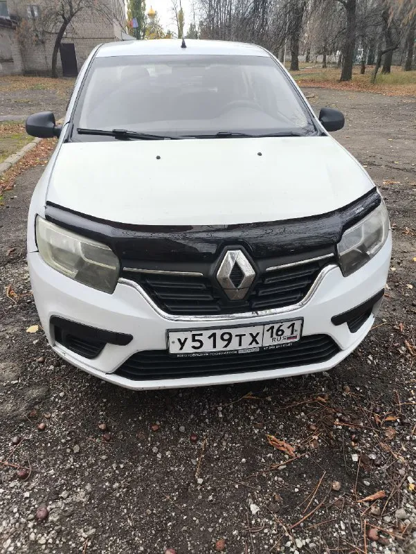 Продам renault logan 2 рест. двигатель 1.5 2018 год. пробег 480 тыс. механика 5 ступ. 2 ключа комплектация предмаксимальная life цена 520 тыс. я собственник! машина в хорошем состоянии. кондиционер 2 стеклоподъёмника звонить по номеру телефона +7 (949)7979285 - фотография - 2