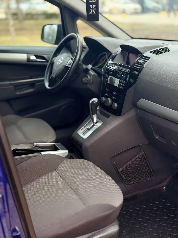 🚙марка: opel zafira ⚙️двигатель: 1.9 ⛽️вид топлива: дизель 📅год выпуска: 2010 💴цена: 720.000руб торг 🗺️пробег:207.000 км 📦:кпп :автомат в продаже opel zafra в идеальном состоянии без нареканий автомобиль как на фото технические обслуживание мотор коробка без нареканий по кузову жучков рыжиков не присутствует недавно автомобиль прошел полное то комплектация cosma датчик дождя датчик света круизконтроль подогрева сидений зеркал и многое другое все остальные доп вопросы 📞 звоните: на этом номер есть +7 (949) 753-36-84 есть telegram 📍•город мариуполь - фотография - 8