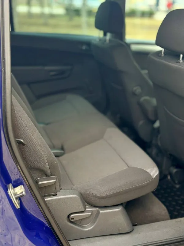 🚙марка: opel zafira ⚙️двигатель: 1.9 ⛽️вид топлива: дизель 📅год выпуска: 2010 💴цена: 720.000руб торг 🗺️пробег:207.000 км 📦:кпп :автомат в продаже opel zafra в идеальном состоянии без нареканий автомобиль как на фото технические обслуживание мотор коробка без нареканий по кузову жучков рыжиков не присутствует недавно автомобиль прошел полное то комплектация cosma датчик дождя датчик света круизконтроль подогрева сидений зеркал и многое другое все остальные доп вопросы 📞 звоните: на этом номер есть +7 (949) 753-36-84 есть telegram 📍•город мариуполь - фотография - 9