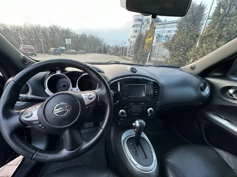 Продам juke 2012 года. объем 1.6 (117 л. с. ) пробег: 144000 км коробка - акпп ✅ 4 электростеклоподъемника ✅электрозеркала с подогревом ✅ климат ✅ подогрев сидений ✅ старт/стоп ✅ мультируль ✅ камера заднего вида ✅ сенсорный дисплей ✅ бесключевой доступ ✅ автозавод ✅ датчик света ✅ датчик дождя ✅ кожаный салон ✅ навигация ✅ подогрев передних сидений ✅ 2 ключа ✅ новая летняя резина город донецк цена 1250000₽ +79497985508 макс телеграм +79494795148 📞 звоните: +7(949)7985508 - фотография - 3