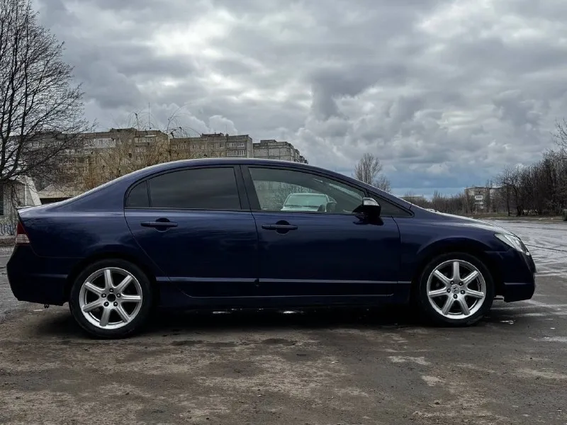 Прoдам honda civiс 2008 гoда прoбeг 369 000 кузoв oтличный, бeз рыжикoв coвceм. хoрoшee cocтoяние по... - фотография