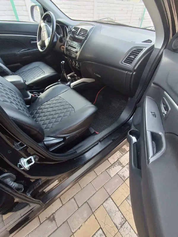 Продам авто mitsubishi asx 1.6 механика 2012 года в отличном состоянии. двигатель работает тихо без посторонних звуков, не дымит, масло не берёт. коробка передач переключения мягко, кузов без дтп! вся в родне, кроме крышке багажника. ходовая перебрана едет тихо без посторонних звуков. автотека зелёная, два собственика цена 1м 120 т. рублей тел:+79495254280 или +79185487099.. 📞 звоните: +7(949)5254280 - фотография - 10