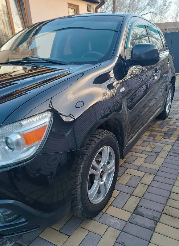 Продам авто mitsubishi asx 1.6 механика 2012 года в отличном состоянии. двигатель работает тихо без посторонних звуков, не дымит, масло не берёт. коробка передач переключения мягко, кузов без дтп! вся в родне, кроме крышке багажника. ходовая перебрана едет тихо без посторонних звуков. автотека зелёная, два собственика цена 1м 120 т. рублей тел:+79495254280 или +79185487099.. 📞 звоните: +7(949)5254280 - фотография - 2