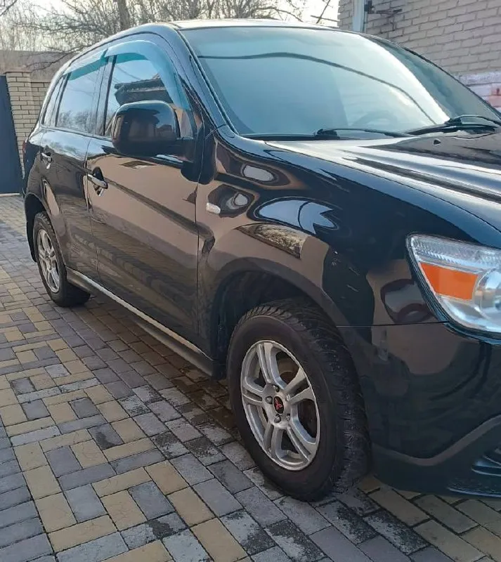 Продам авто mitsubishi asx 1.6 механика 2012 года в отличном состоянии. двигатель работает тихо без посторонних звуков, не дымит, масло не берёт. коробка передач переключения мягко, кузов без дтп! вся в родне, кроме крышке багажника. ходовая перебрана едет тихо без посторонних звуков. автотека зелёная, два собственика цена 1м 120 т. рублей тел:+79495254280 или +79185487099.. 📞 звоните: +7(949)5254280 - фотография - 3