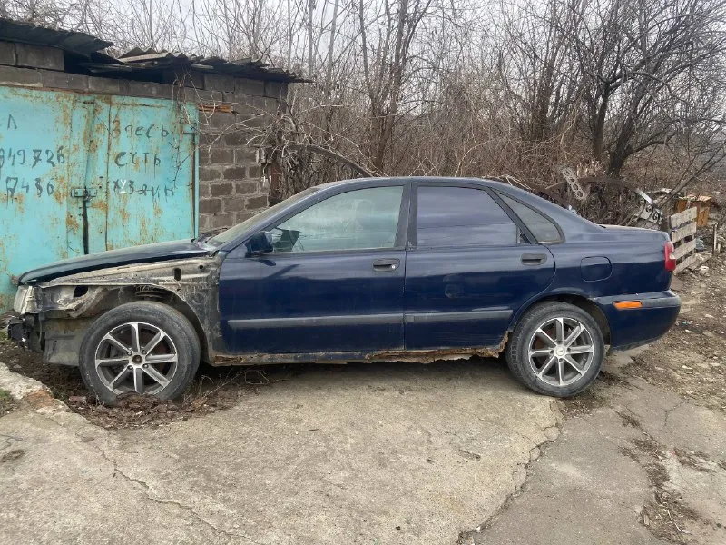 Продам volvo s40 1g рест очень хороший вариант под будущий проект, 2001 год 1.8 бензин японский двиг... - фотография