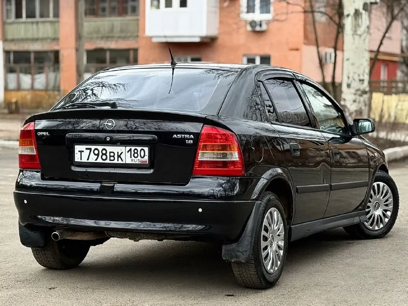 Продам opel astra 1.6 надежный автомобиль 2003г. выпуска в отличном состоянии! 1 владелец, без дтп! пробег родной 193.000! идеальное состояние кузова, ржавчины нет совсем, пороги целые, не гнилые. по технической части нареканий нет, мотор работает плавно и ровно, коробка тоже работает мягко. подвеска в хорошем состоянии, не стучит, не гремит. комплектация. кондиционер, подогрев сидений, 2 подушки безопасности, 2 эл. стеклоподъемника, подогрев зеркал, электрорегулеровка зеркал, диски r15, хорошая музыка, комплект ключей, остальные вопросы по телефону +79494958326 цена 450тыс ₽ торг у капота +79494958326 - фотография - 5
