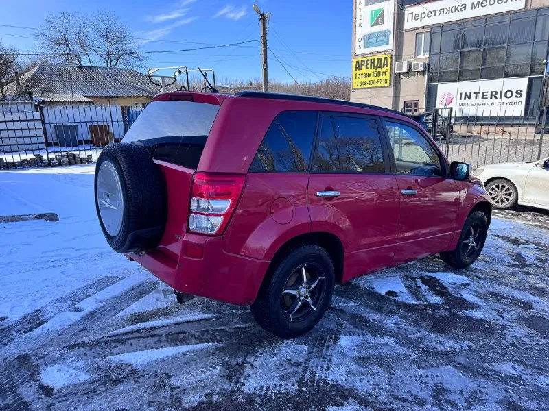 Продам suzuki grand vitara(сузуки гранд витара) 2,7л 185 л. с до налоговая цена 650 000 ₽(умеренный торг) 2005 год полный привод 4*4 пробег 134377мили(228440км) акпп(автомат), стеклоподъемники на 4 двери, гидроусилитель, подогрев зеркал, кондиционер, abs, srs, esp, круиз контроль, два ключа. ходовая часть вся перебрана, жидкости заменены. установлена сигнализация с обратной связью и автозапуском+ видеорегистратор. осмотр макеевка, донецк ☎️ +79493011195 - фотография - 5