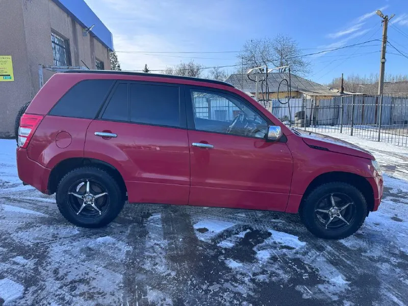 Продам suzuki grand vitara(сузуки гранд витара) 2,7л 185 л. с до налоговая цена 650 000 ₽(умеренный торг) 2005 год полный привод 4*4 пробег 134377мили(228440км) акпп(автомат), стеклоподъемники на 4 двери, гидроусилитель, подогрев зеркал, кондиционер, abs, srs, esp, круиз контроль, два ключа. ходовая часть вся перебрана, жидкости заменены. установлена сигнализация с обратной связью и автозапуском+ видеорегистратор. осмотр макеевка, донецк ☎️ +79493011195 - фотография - 7