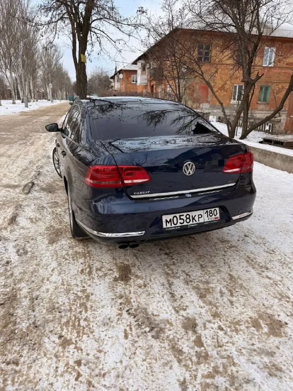 Volkswagen passat b7 2012 года эксплуатации, 1.8tsi, бензин, 167 тыс км пробег, без дтп! автомобиль в отличном ухоженном состоянии! по кузову без нареканий! двигатель новый находится на обкатке и гарантии, ходовая акпп в отличном состоянии все работает отлично, автомобиль вложений не требует, всегда бережная эксплуатация, расходники меняются каждые 7 тыс км, расхода масла нет! салон чист ухоженный! в полной комплектации, кожа с альконтарой электро сидения большой монитор, полный электро пакет. 2 зонный климат контроль, датчики света дождя, обогрев сидений, складывание зеркал при закрытии авто, сидения с поддержкой, в данном авто есть все для комфортной езды и получения удовольствия от манёвренности езды! юридически кристально чистая любое оформление собвственник, срочно все вопросы по телефону звонить в. любое время! цена 1млн руб, торг +7949-387-18-16 - фотография - 2
