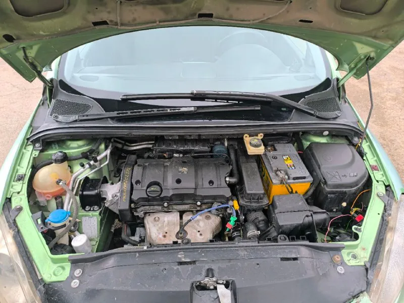 Внимание 🔥🔥🔥 весенняя акция 🔥🔥🔥 299 тыс. рублей ⚡⚡⚡ продается peugeot 307, по технике в хорошем состоянии, коробка автомат не пинается, кондиционер работает, ходовая не гремит не стучит, по кузову все видно. донецк. торг у капота +79493319660 📞 звоните: +7(949)3319660 - фотография - 5