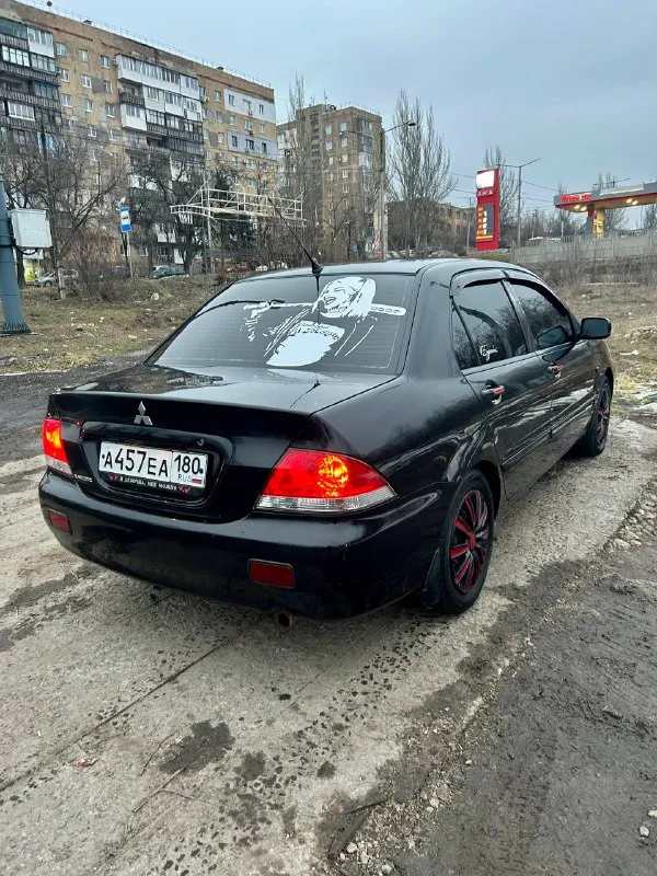 Mitsubishi lancer 1.6 at, 2007 199 999 км цена, ₽: 600000 пробег, км: 199 999 поколение: ix рестайлинг (2005—2010) тип двигателя: бензин привод: передний мощность, л. с.: 98 модификация: 1.6 at (98 л. с.) цвет: чёрный состояние: не битый птс: оригинал владельцев по птс: 1 обмен: не интересует кондиционер обогрев: передних сидений, зеркал автомобиль в хорошем состоянии, простой в ремонте, неприхотливый и надёжный при эксплуатации. двигатель работает отлично. дно/пороги/ стаканы/ низа дверей в заводском состоянии. без единой гнили и сварки. по тех части вложений не требует абсолютно, ничего не стучит и не гремит. кондиционер обслужен прошлым летом, перезаправили фрион, дует очень хорошо. ошибок по авто нету. по салону: дверные карты не затертые, ручки целые все, потолок не провис, сидения целые. авто уже переобута на зимнюю резину. авто в достойном состоянии, очень трудно найти технически обслуженную машину. авто в ближайшее время вложений не потребует, 📲 tg: @alina_malina_bd 📞 звоните: +7(978)1244436 - фотография - 4