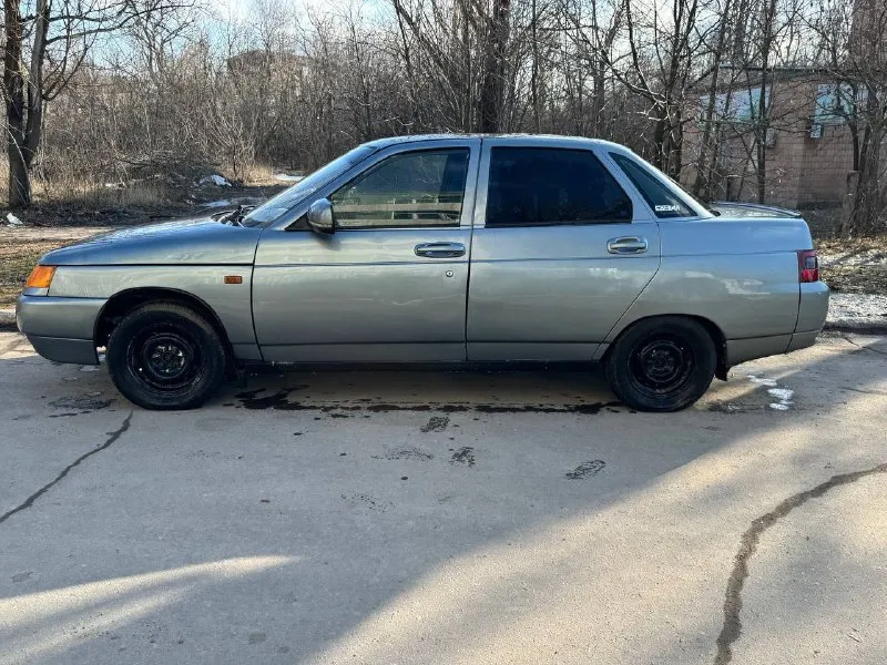 Ваз 2110 2005 год двигатель 1.6 8ми клапанный коробка механика стаканы, лонжероны, дно и пороги целые. внешне красивая евроторпеда, передние эсп, цз. по электрике все работает. салон ухожен. на полном ходу. цена 155.000₽ торг осмотр торез, пригон по договоренности. птс, стс, дкп на руках, переоформление есть. +79494699575 тг:prokuratura_737 📞 звоните: +7(949)4699575 - фотография - 6