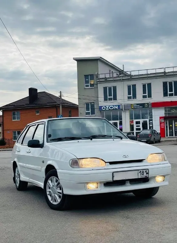 Продам lada 2114 2012 год состояние автомобиля отличное кузов в идеальном состоянии без гнили и коррозий стаканы, днище и пороги всё целое в дтп автомобиль не участвовал в техническом плане всё отлично 👍 мотор работает чётко пробег 154.000 коробка отличная не выбивает не хрустит ходовая как мячик, без посторонних шумов салон чистый и опрятный стоит хорошая музыка pioneer, сабвуфер, усилитель, стёкла подъёмники, подогревы сидений, бортовой компьютер резина два комплекта юридически чистая оформлена на меня осмотр в днр по времени и месту договоримся 🤝 цена 333.000 все вопросы по телефону +7 (949) 856-20-45 дополнительные фото скину - фотография - 5