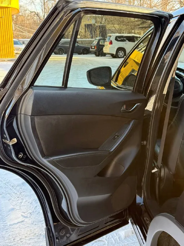 Mazda cx-5 i-рестайлинг 2015 2.5 grand touring 4wd в хорошей комплектации пробег: 189.000 км. автомобиль в идеальном состоянии. я 1 собственник авто, машина в одной семье. коробка в идеале. кузов, салон в шикарном состоянии. машина моется только на профессиональной мойке. замена масла каждые 5.000км две недели назад было большое то. заменены масла в двс, трансмиссии ходовая часть в идеале! сел-поехал, по машине ничего делать не нужно. зимняя резина новая, с машиной отдам комплект новой летней резины. 🛞 цена:1.7мил срочно ‼️ телефон: +79495032870 📲 tg: @natellockaa 📞 звоните: +7(949)5032870 - фотография - 8