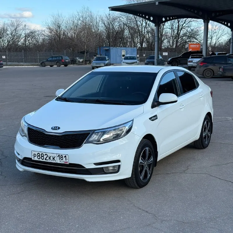 Продам kia rio 2015 года (рестайлинг) 135 тыс пробега, в отличном состоянии, вложений не требует, бе... - фотография