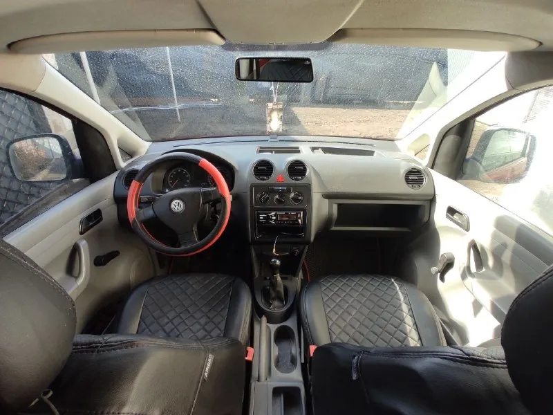 Продам volkswagen caddy 2008 продается volkswagen caddy 2008 года в хорошем состоянии. родной пробег — 293 000 км. характеристики: - двигатель 1.4 бензин - установлено (газ) - фаркоп - газ и фаркоп официально вписаны в техпаспорт история автомобиля: - машина была всего в 2 руках - эксплуатировалась аккуратно бонус: - в подарок комплект летней резины в хорошем состоянии цена: 900 000 ₽ торг присутствует. с. стыла, старобешевский район по всем вопросам пишите или звоните. +79493138560 📞 звоните: +7(949)3138560 - фотография - 5