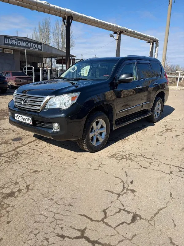Lexus gx 460 4.6 бензин 2010 год 266 тысяч оригинального пробега 2 хозяина! оригинал птс! в родном окрасе! без дтп! зеленая авто тека! заводское остекление и оптика! южное авто! коррозии нет, рама отличная! технически не требует никаких вложений! весь сухой, ошибок, стуков нет! любые проверки! салон так же в заводе, ничего не шилось и не красилось, все целое! работает каждая кнопка! по кузову нет царапин, вмятин! хорошая комплектация складывание зеркал, электропривод сидений, r-камера, без ключевой доступ, память сидений, 4-х зонный климат, люк, вентиляция сидений и многое другое! трансмиссия полностью исправна, все включается и выключается! установлено и зарегистрировано! 2 комплекта отличных шин! 2 ключа! 7 мест горловка-енакиево 2.800.000 торг 🔥🔥🔥 +79493425114 📲 tg: 🙏🏻 📞 звоните: +7(949)3425114 - фотография - 5