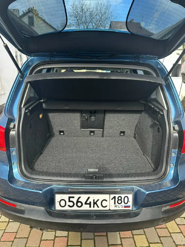 Wolsvagen tiguan 2017 г. собственник двигатель 2.0 tsi бензин коробка автомат(asin) пробег 73000 км технически в полном порядке, кузов без каких либо дефектов полностью обслужена,2 комплекта резины рфучет переоформление в мрэо 1 750 000 +7 (949) 464-35-33 феникс, телеграмм 📞 звоните: +7(949)4643533 - фотография - 4