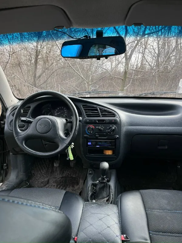 Продам ланос 2003 г машина рабочая, по технической части всё в порядке, любые проверки, пробег 139тыс на момент фото и растёт так как работаю на ней. машина как на фото, косяки видны, не мыл, губы не красил продаю как есть, новая резина(лето) с новыми дисками. зима так же на дисках липучка не фонтан, отдам с машиной. много чего нового, стоит хорошая железная защита. машина полностью оцинкованная. подробнее по телефону +79494500646 цена 320 000 торг 📞 звоните: +7(949)4500646 - фотография - 6