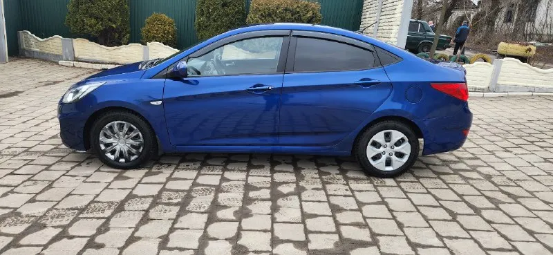 Солярис в хорошем состоянии, вложений не требует, двигатель 1.6, без посторонних звуков, масло не расходует, без подтёков, ходовая не стучит, не гремит, коробка без пинков, произведена повторная частичная замена масла, салон чистый, не затёртый, не прокуренный, лобовое без трещин, кондиционер работает, мульти руль, резина прошла 5т. км. , 4 эсп, электо зеркала с обогревом, с документами порядок, едем в мрэо на оформление вместе, пробег 195т. км. , год 2013, цена 630т. р., г. горловка +79892104091 📞 звоните: +7(989)2104091 - фотография - 2