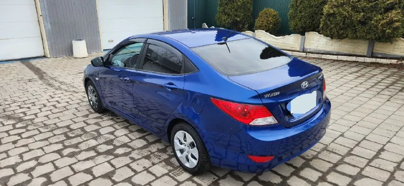 Солярис в хорошем состоянии, вложений не требует, двигатель 1.6, без посторонних звуков, масло не расходует, без подтёков, ходовая не стучит, не гремит, коробка без пинков, произведена повторная частичная замена масла, салон чистый, не затёртый, не прокуренный, лобовое без трещин, кондиционер работает, мульти руль, резина прошла 5т. км. , 4 эсп, электо зеркала с обогревом, с документами порядок, едем в мрэо на оформление вместе, пробег 195т. км. , год 2013, цена 630т. р., г. горловка +79892104091 📞 звоните: +7(989)2104091 - фотография - 3