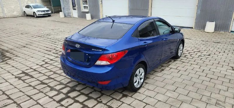 Солярис в хорошем состоянии, вложений не требует, двигатель 1.6, без посторонних звуков, масло не расходует, без подтёков, ходовая не стучит, не гремит, коробка без пинков, произведена повторная частичная замена масла, салон чистый, не затёртый, не прокуренный, лобовое без трещин, кондиционер работает, мульти руль, резина прошла 5т. км. , 4 эсп, электо зеркала с обогревом, с документами порядок, едем в мрэо на оформление вместе, пробег 195т. км. , год 2013, цена 630т. р., г. горловка +79892104091 📞 звоните: +7(989)2104091 - фотография - 5