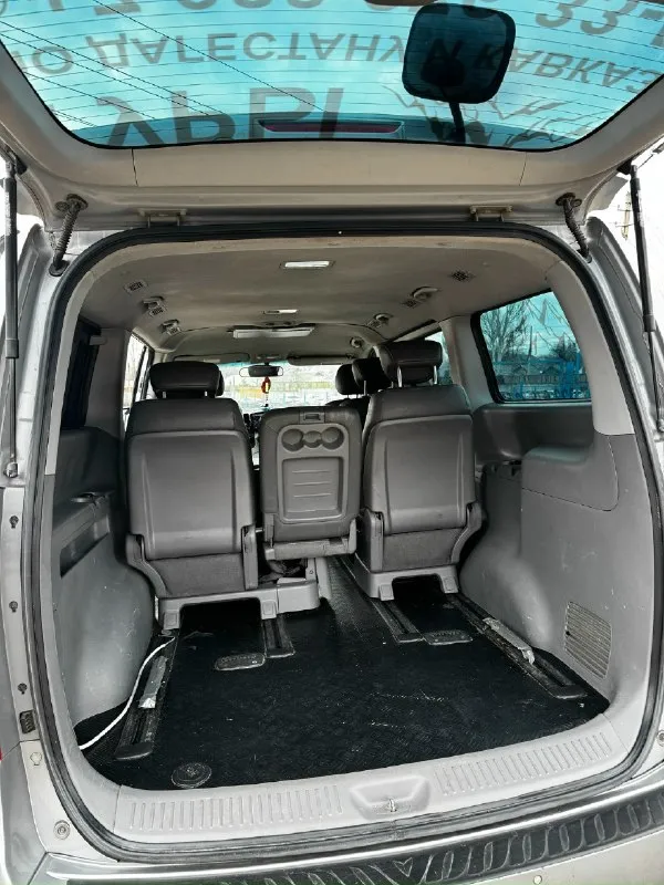 Продам hyundai grand starex 2011 год двигатель : 2.5 л. с. ) коробка :автомат автомобиль в отличном состоянии, прошло большое то перед продажей большой и надежный семейный автомобиль установлена новая магнитола teyes cc3 2k подогрев передних сидений сзади есть телевизор мотор прошел капитальный ремонт 50т км подробности по телефону : +79490947515 цена :1.650.000₽ торг 📞 звоните: +7(949)0947515 - фотография - 4