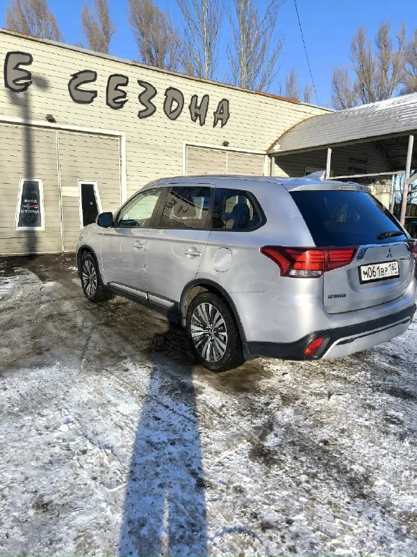 Продам mitsubishi аутлендыр 2019г. объем -2.0 cvt вариатор. пробег 110 тыс. 2 комплекта резины. цена 2.2 +торг подробно по телефону. +79493208887 +79781240148 📞 звоните: +7(949)3208887 - фотография - 2
