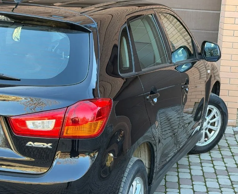 Продам mitsubishi asx рестайлинг, 2014 года выпуска, объем двигателя 1.6 117 л. с, кпп механика (самая надёжная связка в линейке), родной пробег 155.000 км родной!, 1 хозяин, без дтп, в родном окрасе!, состояние автомобиля не выразить на фото, без каких-либо нюансов!, идеальное состояние. автотека ✅ комплектация: подогрев сидений, 4 стеклоподъёмника, кондиционер, подогрев стёкол, abs esp, мультимедиа с хорошим звуком, aux, бортовой компьютер, складывание зеркал, и многое другое для комфортного вождения. авто обслуживался всегда по регламенту, на данный момент полностью обслужен, не требует вложений от слова совсем!, 2 комплекта колес. очень надёжный японский красовер, комфортабельный и вместительный. по документам любой вид оформления. цена 1.150.000р номер телефона +7949-564-47-36 +7949693-58-50 📞 🇷🇺 звоните: +79495644736 - фотография - 5