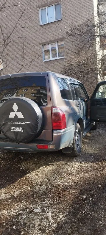 Продам автомобиль mitsubishi pojero 3. 2002года выпуска. полная комплектация (люк,4 стеклоподъёмника, двухзонный климат, кондёр работает) работает отлично, коробка не мигает раздатка работает во всех режимах по тех. части вложений не требует салон в нормальном состоянии, электроприводы работают авто находится в донецке ( калининский район) цена 900т. р аргументированный торг у капота +79494139213 📞 звоните: +7(949)4139213 - фотография - 3