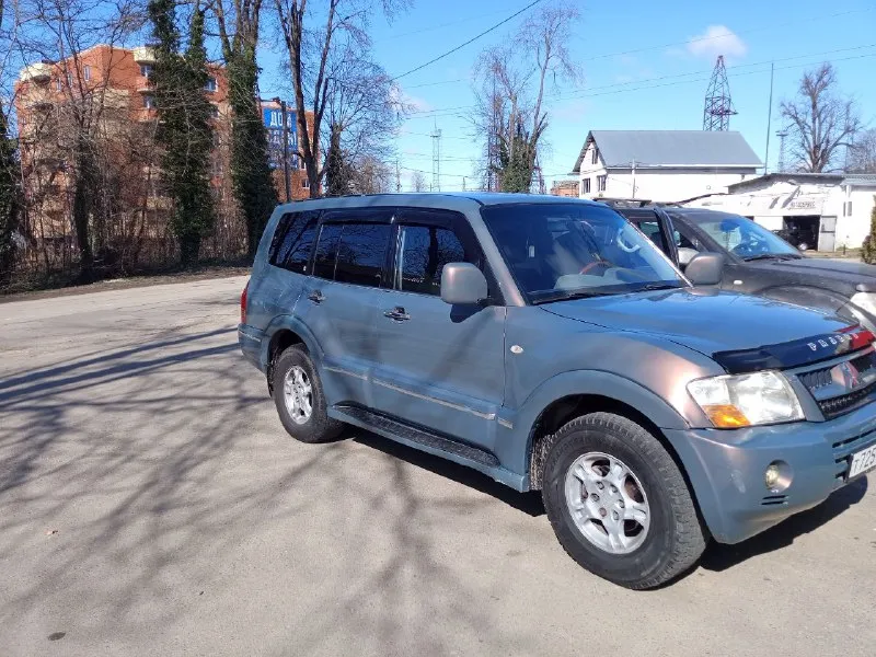 Продам автомобиль mitsubishi pojero 3. 2002года выпуска. полная комплектация (люк,4 стеклоподъёмника, двухзонный климат, кондёр работает) работает отлично, коробка не мигает раздатка работает во всех режимах по тех. части вложений не требует салон в нормальном состоянии, электроприводы работают авто находится в донецке ( калининский район) цена 900т. р аргументированный торг у капота +79494139213 📞 звоните: +7(949)4139213 - фотография - 4