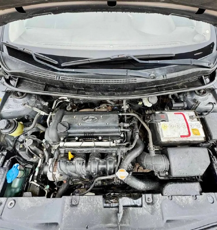 🇰🇵 hyundai solaris 💰цена: 750 000р 🏢город: мариуполь 📅год выпуска: 2011 🧾пробег: 220 050км. ⚙️двигатель: 1.6 ⛽топливо: бензин ⚙️кпп: механика 📞 телефон: +7-949-727-41-51 +7-949-551-91-52 +7-989-263-55-56 💾 описание solaris – проверенный временем городской автомобиль, который сочетает в себе экономичность и уверенную управляемость. ✅оригинальный пробег ✅отличное состояние как внешне, так и технически хорошая комплектация: кожаный мульти-руль, полный электопакет, подогрев сидений, обогрев зоны дворников, птф, гидроусилитель, airbag, abs, оригинальные литые диски r16. улица шевченко 269 🏦 возможна продажа в кредит по двум документам. - фотография - 7