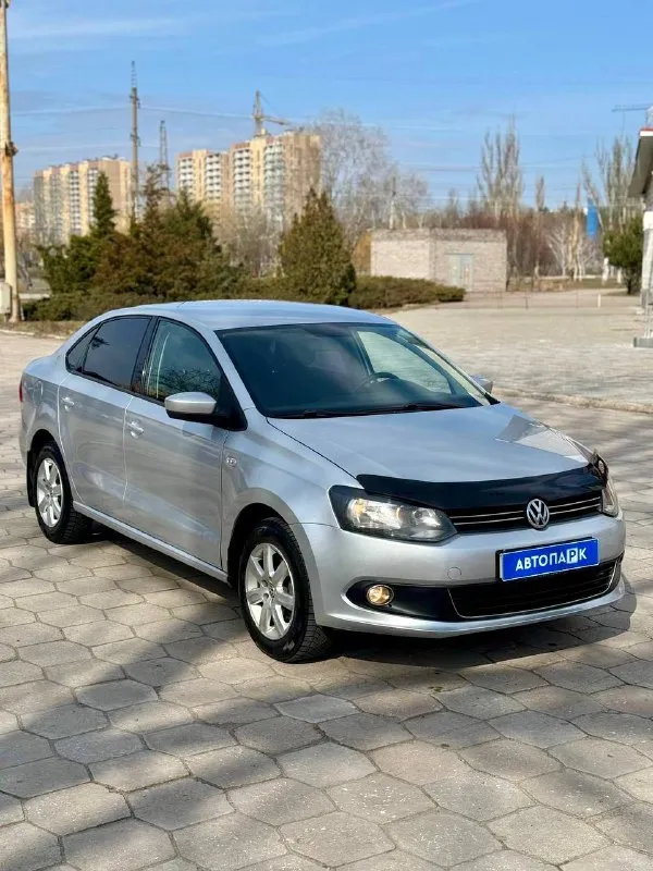 🇩🇪 volkswagen polo 💰цена: 750 000р 🏢город: мариуполь 📅год выпуска: 2012 🧾пробег: 179 489км. ⚙️двигатель: 1.6 ⛽топливо: бензин/газ ⚙️кпп: механика 📞 телефон: +7-949-727-41-51 +7-949-551-91-52 +7-989-263-55-56 💾 описание: - фотография - 3