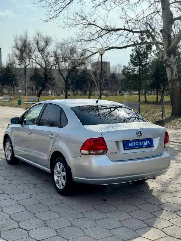 🇩🇪 volkswagen polo 💰цена: 750 000р 🏢город: мариуполь 📅год выпуска: 2012 🧾пробег: 179 489км. ⚙️двигатель: 1.6 ⛽топливо: бензин/газ ⚙️кпп: механика 📞 телефон: +7-949-727-41-51 +7-949-551-91-52 +7-989-263-55-56 💾 описание: - фотография - 4