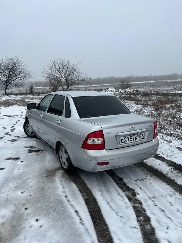 Продаю ваз приора 2008года выпуска ✅автомобиль в отличном состояние ✅технически полностью обслужен ✅мотор 1.6 16 кл. ✅пробег 320 тыс ✅коробка без вылетов и хрустов ✅кузов не гнилой, дно поварено и обработано ✅подогрев зеркал и заднего стекла ✅передние стеклоподъемники ✅эур руля ✅салон в отличном состояние, ,все опрятно ✅юридически чистый автомобиль 💵325 т. руб символический торг, осмотр иловайск, харцызск +79495698710 - фотография - 3
