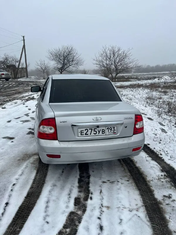 Продаю ваз приора 2008года выпуска ✅автомобиль в отличном состояние ✅технически полностью обслужен ✅мотор 1.6 16 кл. ✅пробег 320 тыс ✅коробка без вылетов и хрустов ✅кузов не гнилой, дно поварено и обработано ✅подогрев зеркал и заднего стекла ✅передние стеклоподъемники ✅эур руля ✅салон в отличном состояние, ,все опрятно ✅юридически чистый автомобиль 💵325 т. руб символический торг, осмотр иловайск, харцызск +79495698710 - фотография - 4