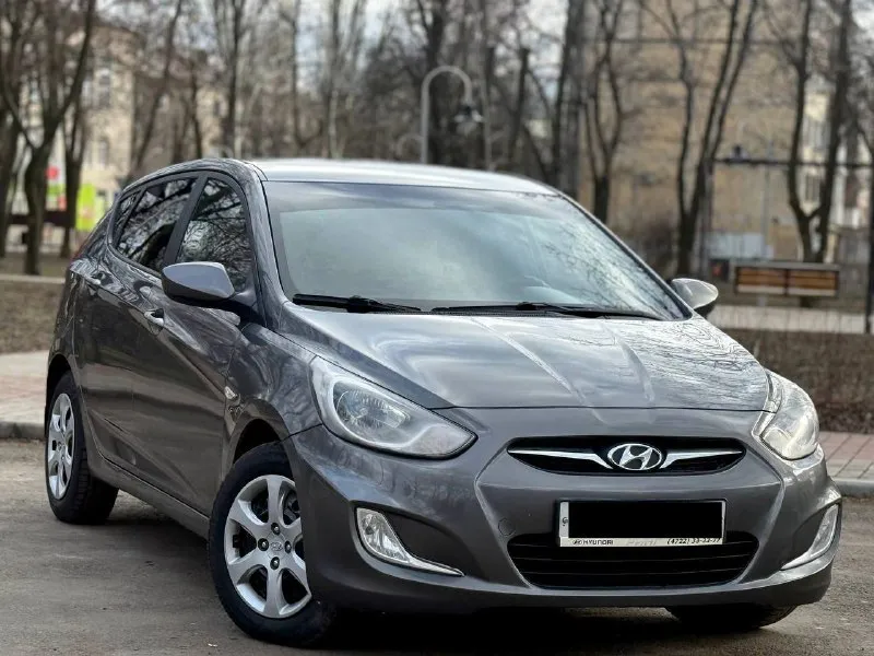 Hyundai solaris 2012 объем двигателя 1.6 коробка передач механическая вид топлива бензин эл-стеклопо... - фотография