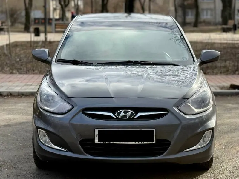 Hyundai solaris 2012 объем двигателя 1.6 коробка передач механическая вид топлива бензин эл-стеклоподъемники кондиционер датчик света датчик дождя противотуманные фары парктроник подушки безопасности abs мульти руль штатная акустика борт компьютер подогрев лобового стекла сигнализация 2 комплекта ключей цена 765.000р торг автомобиль в хорошем состоянии, кузов целый без рыжиков, ржавчин. мотор работает отлично без посторонних звуков, по коробке также без нареканий, ходовая обслужена, салон не прокурен, пластик не зацарапан, по электрике все работает, с документами полный порядок, любой вид переоформления. готов на любые проверки с вашей стороны… +79495245474 - фотография - 2