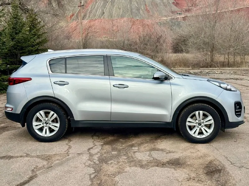 Kia sportage официал
2017 Год выпуска
Эксплуатация с 2018 года
Двигатель 2.0 бензин
Коробка автомат
1 Владелец с автосалона
Автомобиль в отличном состоянии,
Кузов без дтп ! Весь в заводском окрасе 1000% готов на любые проверки с вашей стороны
Вложения не требует от слова совсем !
В автомобиле есть все для комфорта
Роздельный климат-контроль,
Круиз-контроль,
Датчики света, и дождя,
Подогревы всех сидений,
Руля, зеркал, и стекл,
Парктрони,
Камера заднего вида,
И многое другое !
С документами полный порядок,
Любой вид оформления.
Г. Донецк
Цена 1.890 тыс. ₽ торг
Звоните остальное по
+79495210905
📲 Tg: r. B
📞 Звоните: +7(949)5210905 - фотография - 5