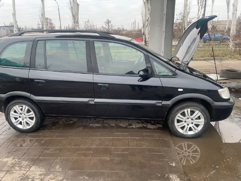 Продам opel zafira 2003 года объём 2.2 бензин пробег 213.000 цена:400.000,хороший торг все вопросы п... - фотография