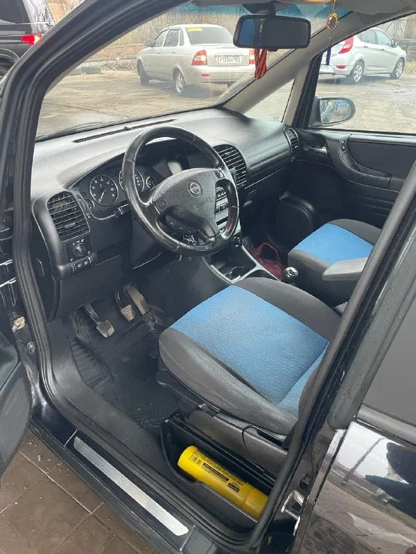 Продам opel zafira 2003 года объём 2.2 бензин пробег 213.000 цена:400.000,хороший торг все вопросы по телефон +79494067283 - фотография - 5