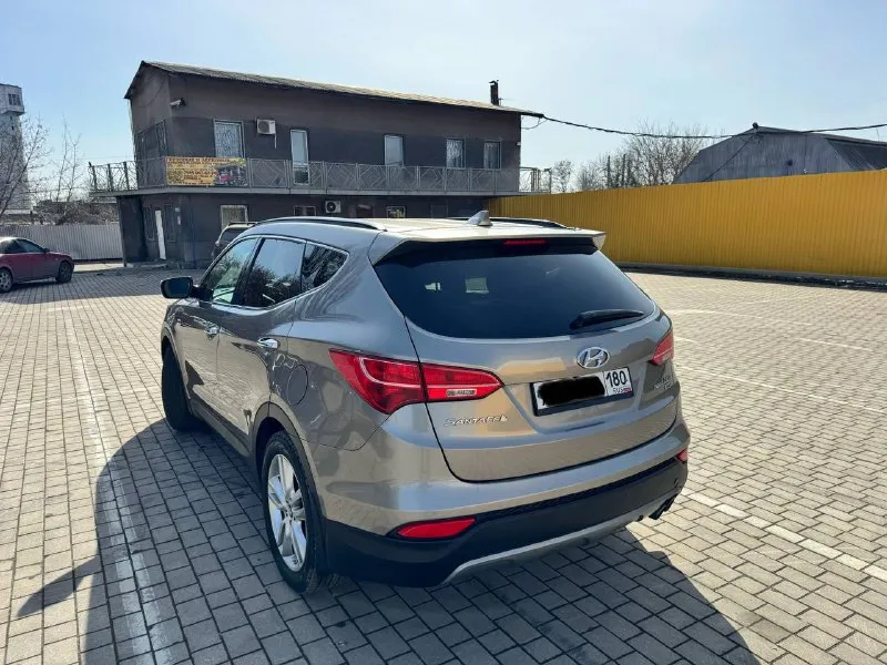 Продам santa fe 2014 года выпуска. 2.0т. 264л. с я собственник !!!! владею авто более 2х лет ! пробег 200 тыс км зеленая автотека за машиной ухаживали хорошо, все меняли вовремя, состояние авто отличное ! переоформление в мрэо цена 1 850 000руб (торг) осмотр донецк. +79495258603 📞 звоните: +7(949)5258603 - фотография - 4