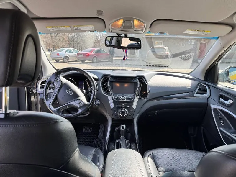 Продам santa fe 2014 года выпуска. 2.0т. 264л. с я собственник !!!! владею авто более 2х лет ! пробег 200 тыс км зеленая автотека за машиной ухаживали хорошо, все меняли вовремя, состояние авто отличное ! переоформление в мрэо цена 1 850 000руб (торг) осмотр донецк. +79495258603 📞 звоните: +7(949)5258603 - фотография - 5